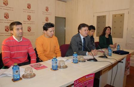 Imagen Javier Guerra y Juan Carlos Higuero destacan la trayectoria del Cross de Cantimpalos